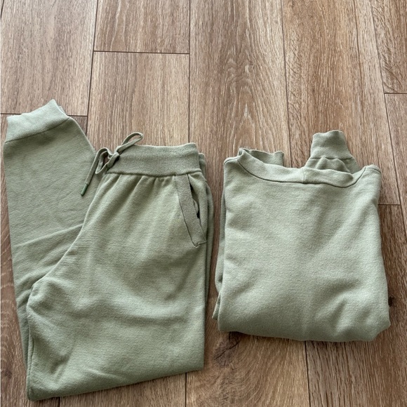 ZARA | Hoodie and jogger pants set - Picture 2 of 2